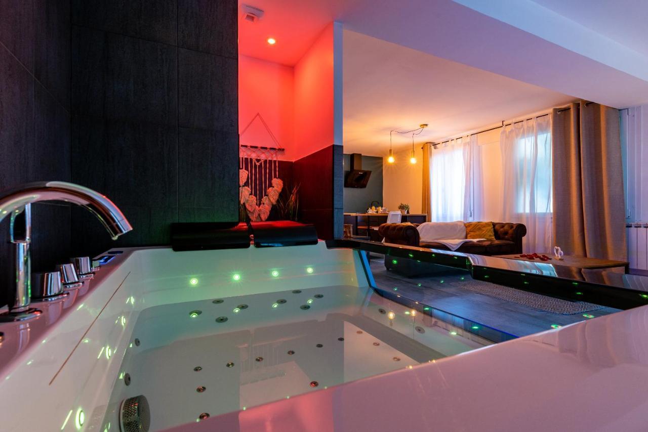 דיז'ון Suite And Spa 21 מראה חיצוני תמונה