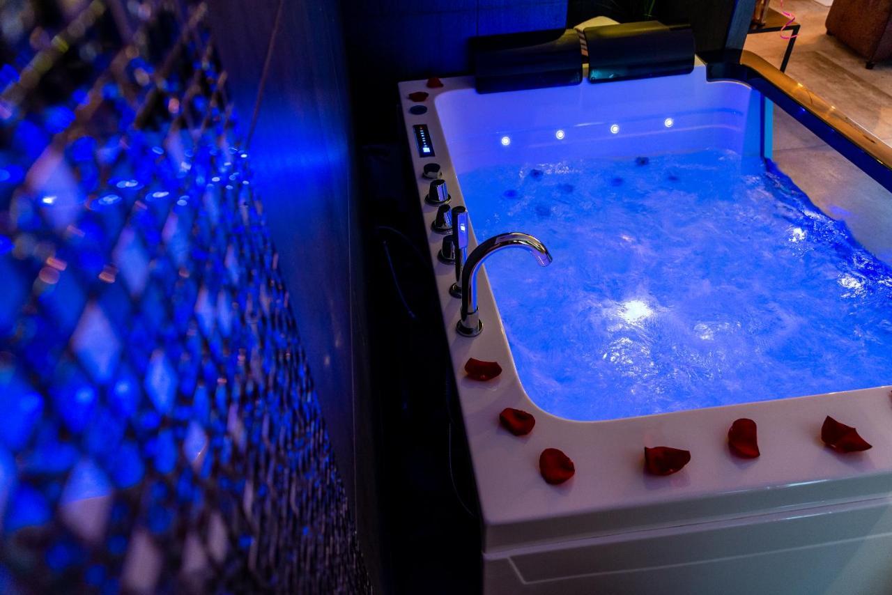 דיז'ון Suite And Spa 21 מראה חיצוני תמונה
