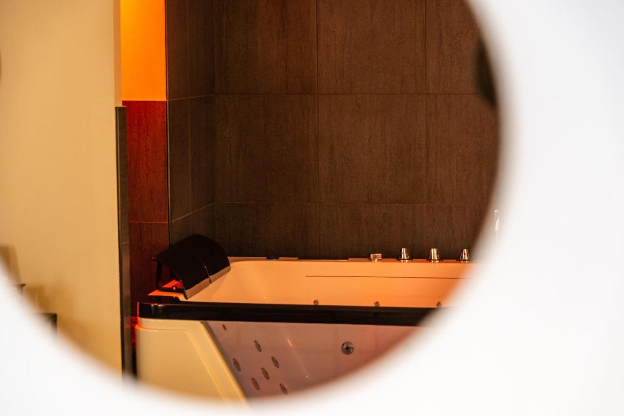 דיז'ון Suite And Spa 21 מראה חיצוני תמונה