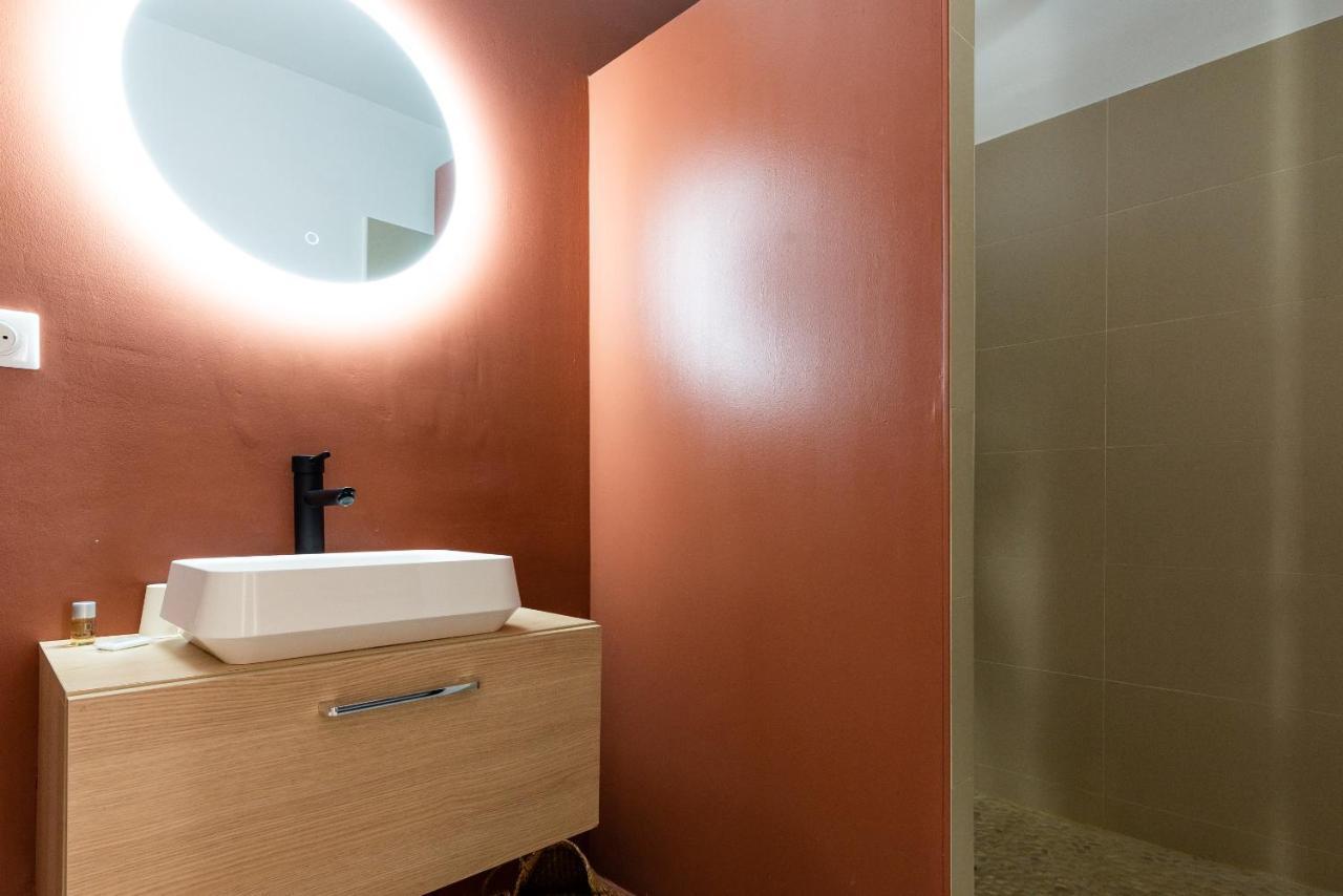 דיז'ון Suite And Spa 21 מראה חיצוני תמונה