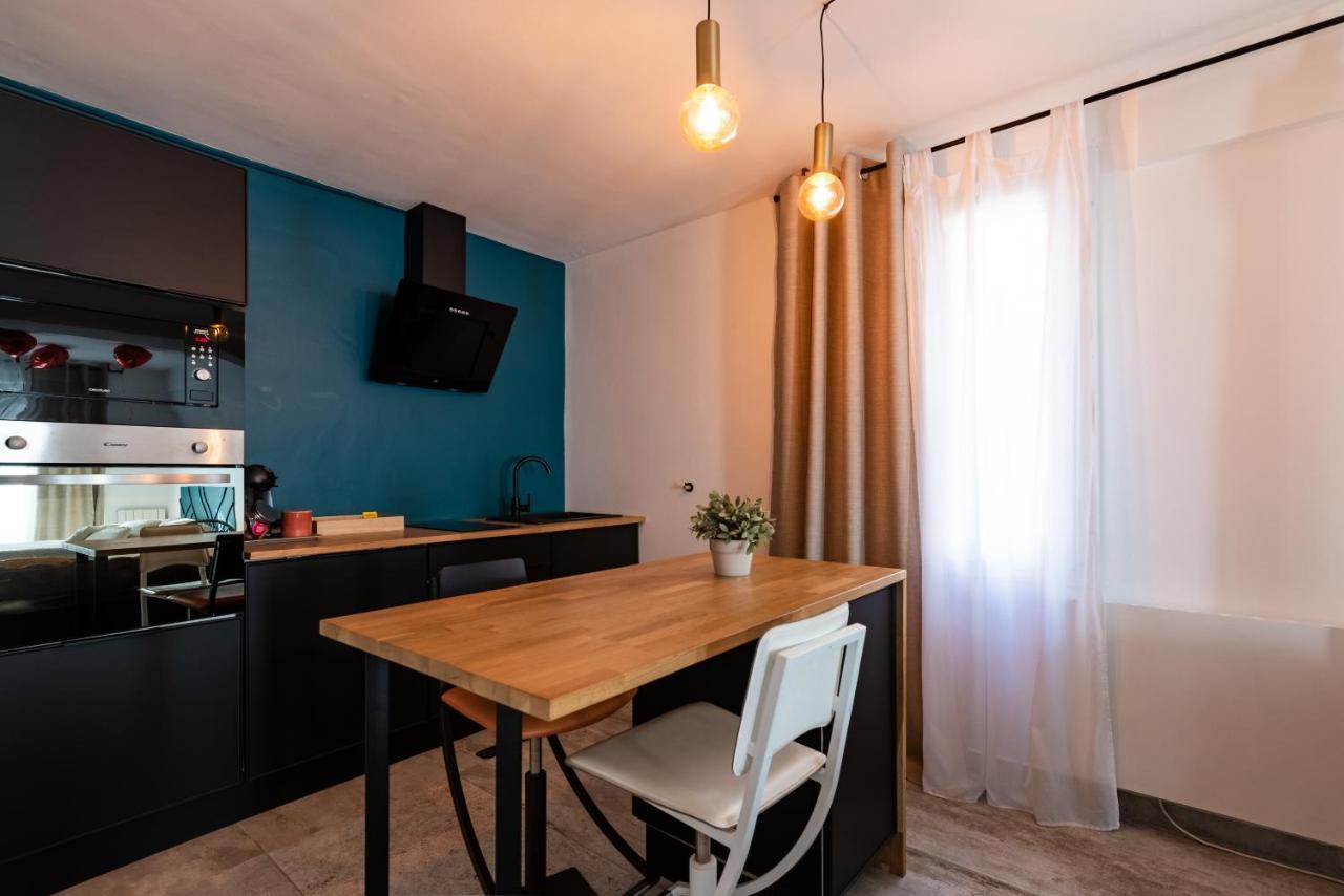 דיז'ון Suite And Spa 21 מראה חיצוני תמונה
