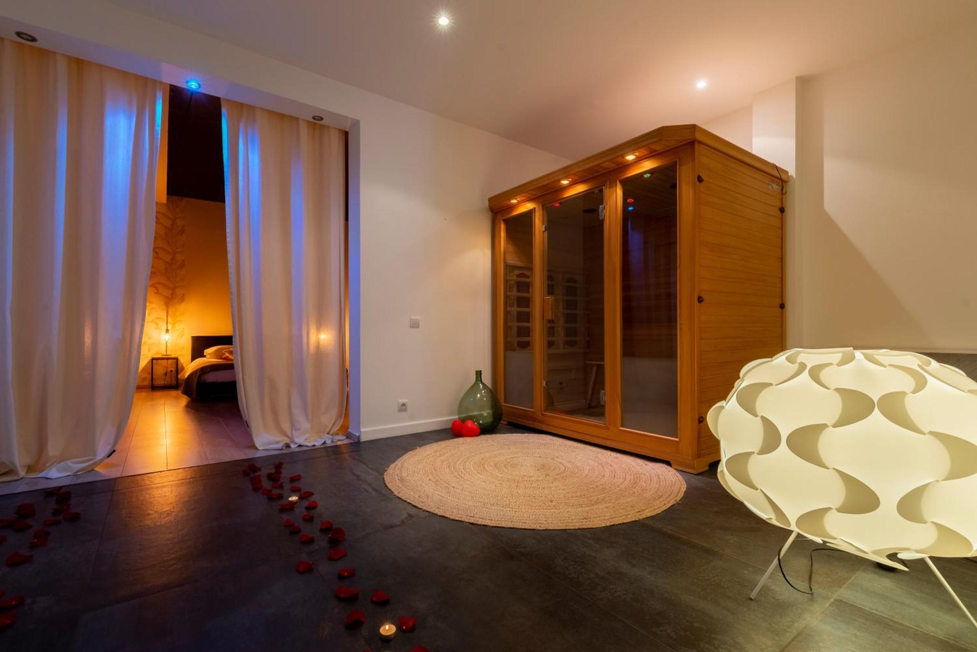 דיז'ון Suite And Spa 21 מראה חיצוני תמונה