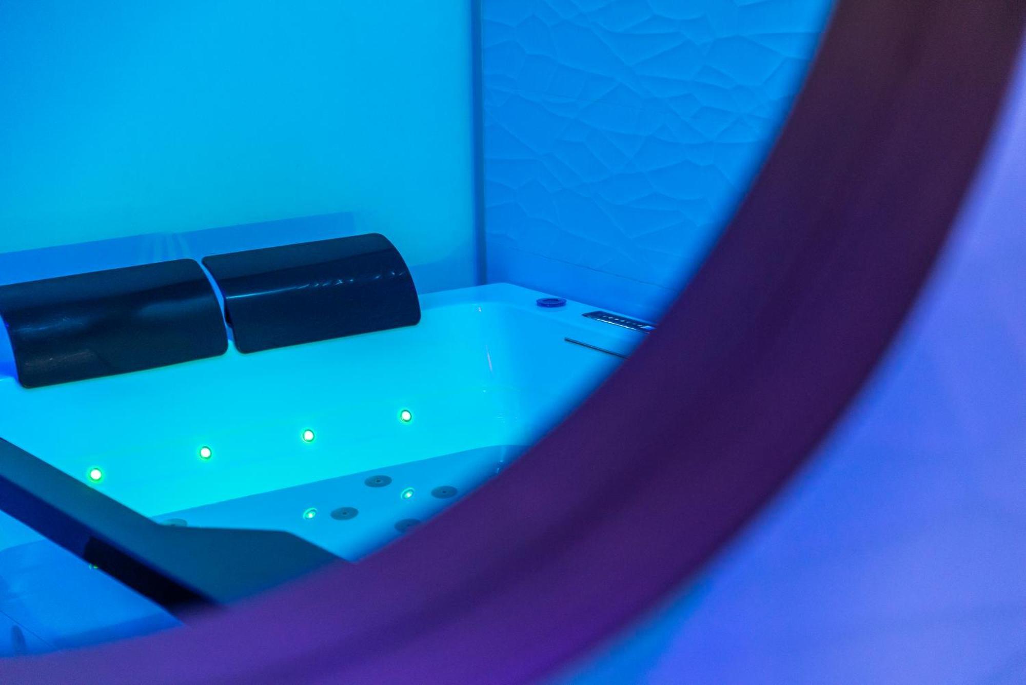 דיז'ון Suite And Spa 21 מראה חיצוני תמונה