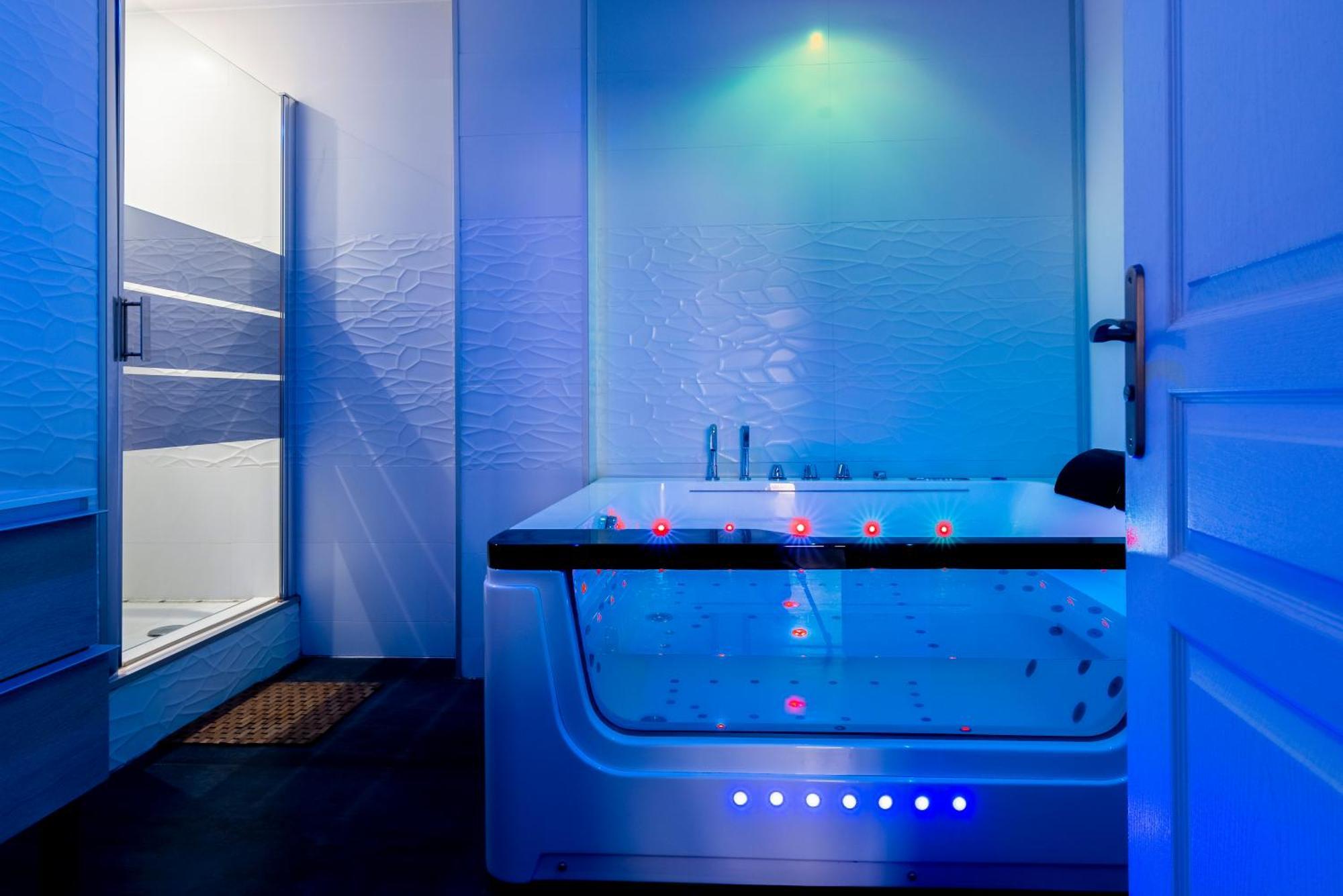 דיז'ון Suite And Spa 21 מראה חיצוני תמונה